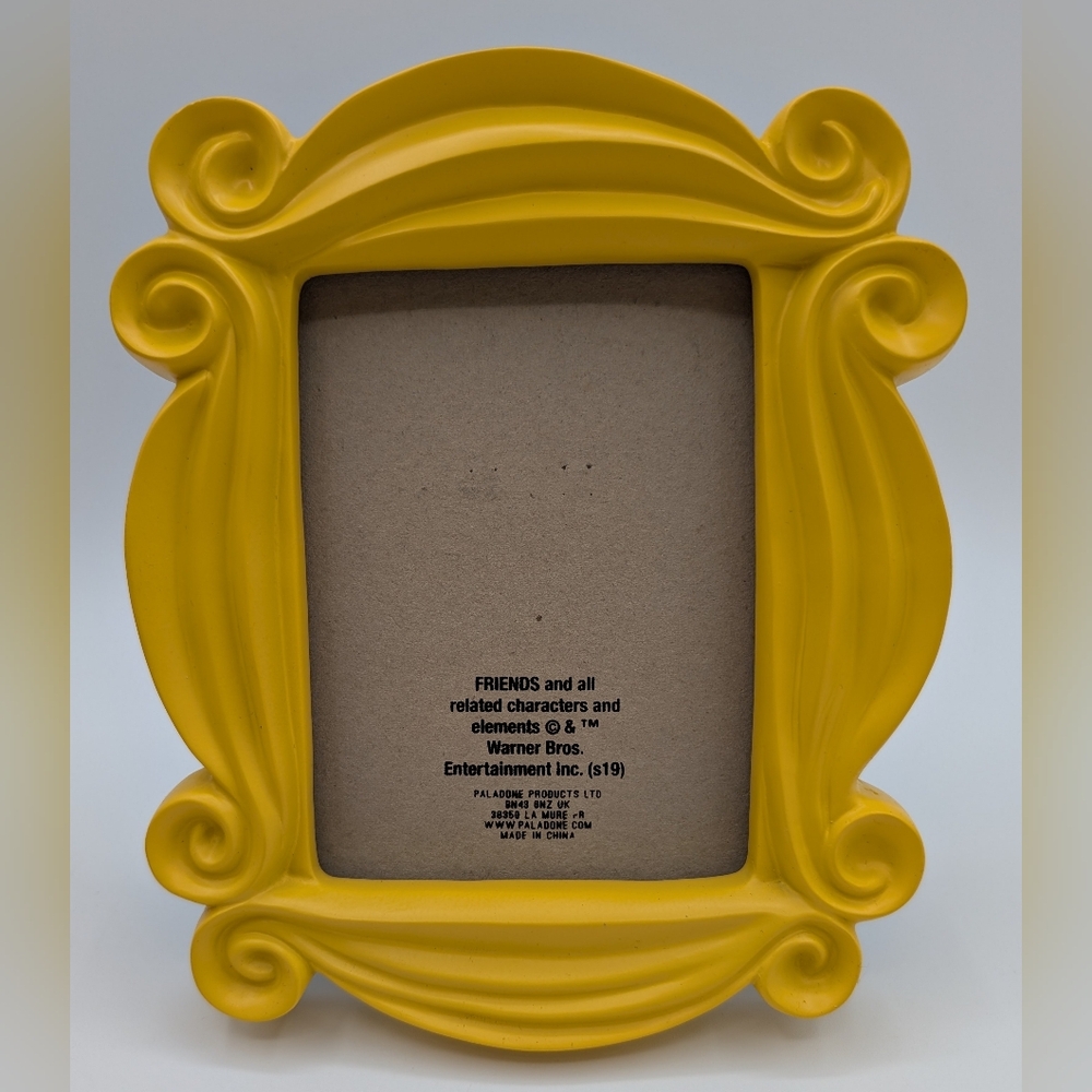 Friends Peephole Frame - Picture 2 of 3